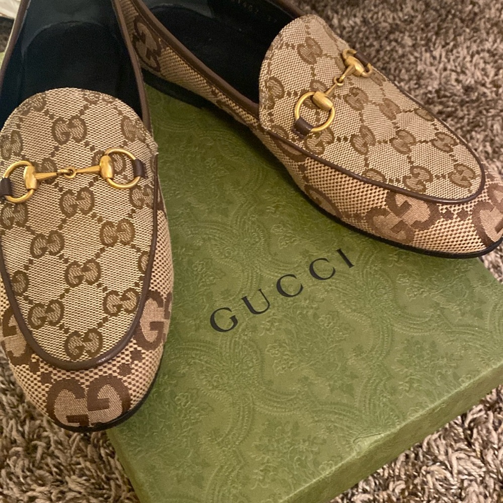 Gucci Jordaan GG Canvas loafers! Size 37
